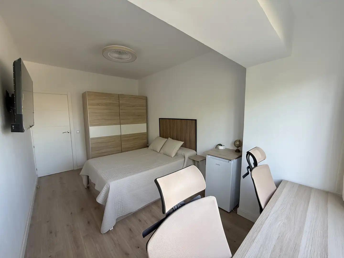 Room in Calle Altagracia, 27, El Perchel Bedroom of Flat for share in Ciudad Real with Air Conditioner, Heating and Parquet flooring