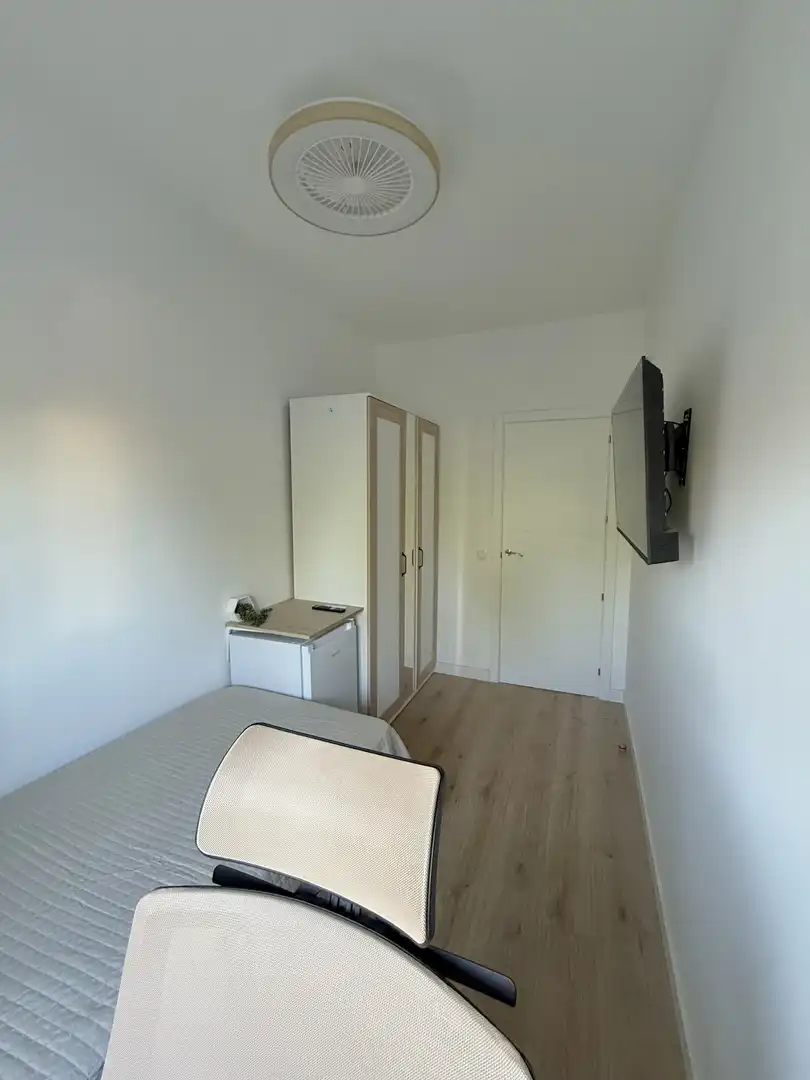 Room in Calle Altagracia, 27, El Perchel Bedroom of Flat for share in Ciudad Real with Air Conditioner, Heating and Parquet flooring