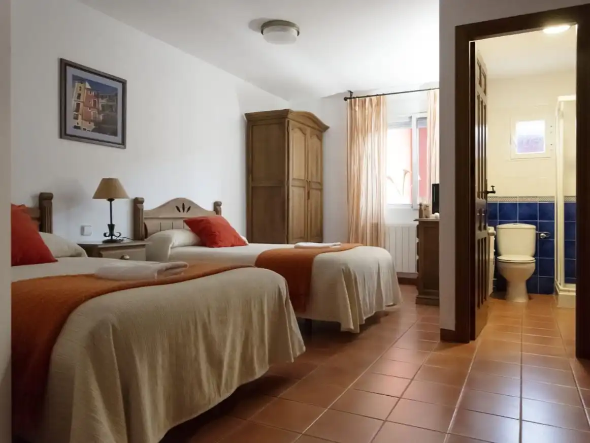 Casa o chalet en venta en Calle Real, 2, Cuenca Capital Habitación de Casa o chalet en venta en Cuenca Capital con Aire acondicionado, Terraza y Piscina