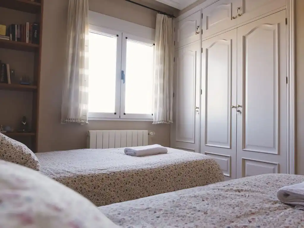 Casa o chalet en venta en Calle Real, 2, Cuenca Capital Habitación de Casa o chalet en venta en Cuenca Capital con Aire acondicionado, Terraza y Piscina