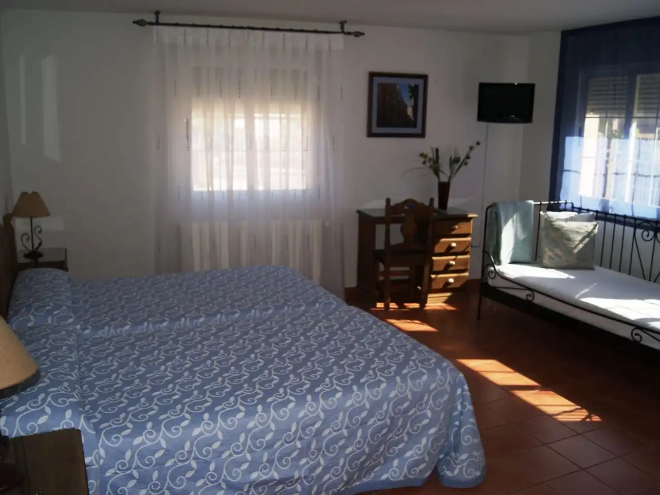 Casa o chalet en venta en Calle Real, 2, Cuenca Capital Habitación de Casa o chalet en venta en Cuenca Capital con Aire acondicionado, Terraza y Piscina