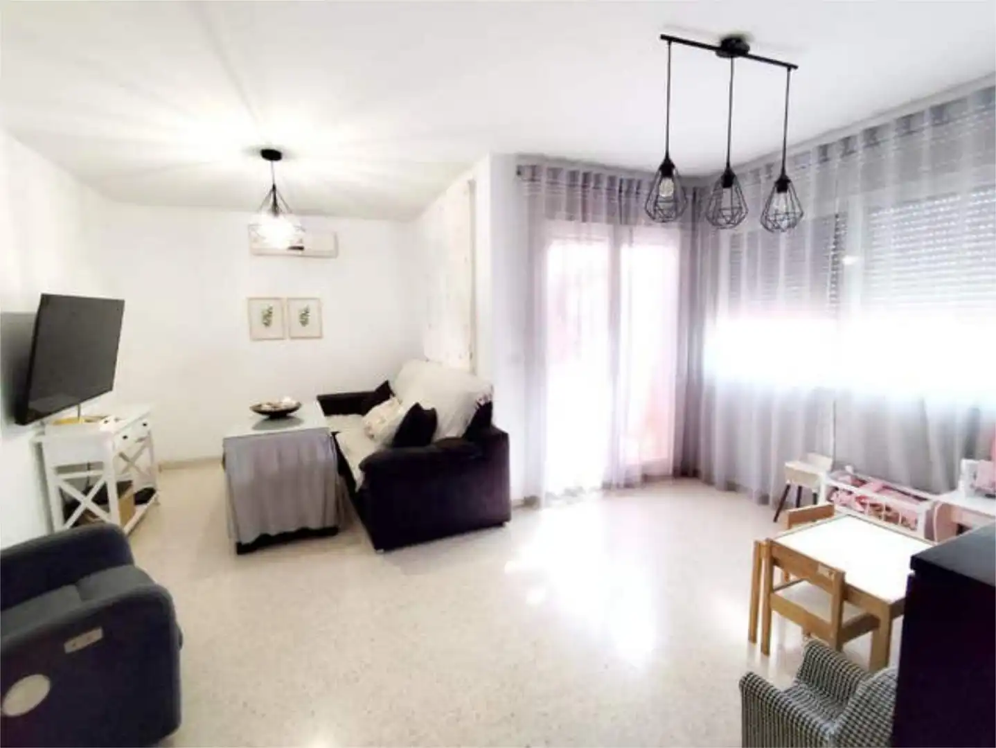 Casa o xalet en venda a Centro Sala d'estar de Casa o xalet en venda en Alcalá de Guadaira amb Calefacció, Terrassa i Traster