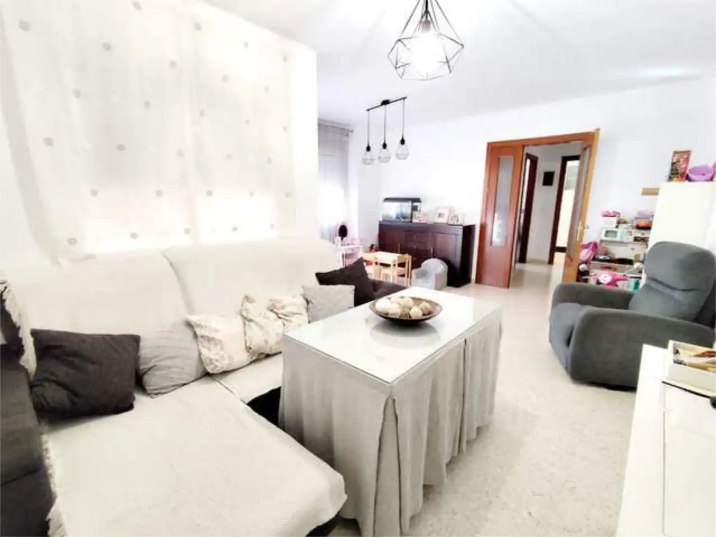 Casa o xalet en venda a Centro Sala d'estar de Casa o xalet en venda en Alcalá de Guadaira amb Calefacció, Terrassa i Traster