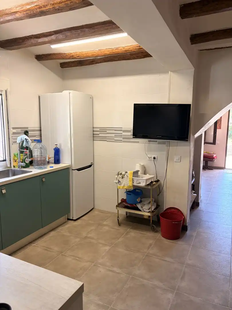Casa adosada en venta en Diseminado el Maset, 29, Sant Esteve Sesrovires Cocina de Casa adosada en venta en Sant Esteve Sesrovires con Terraza