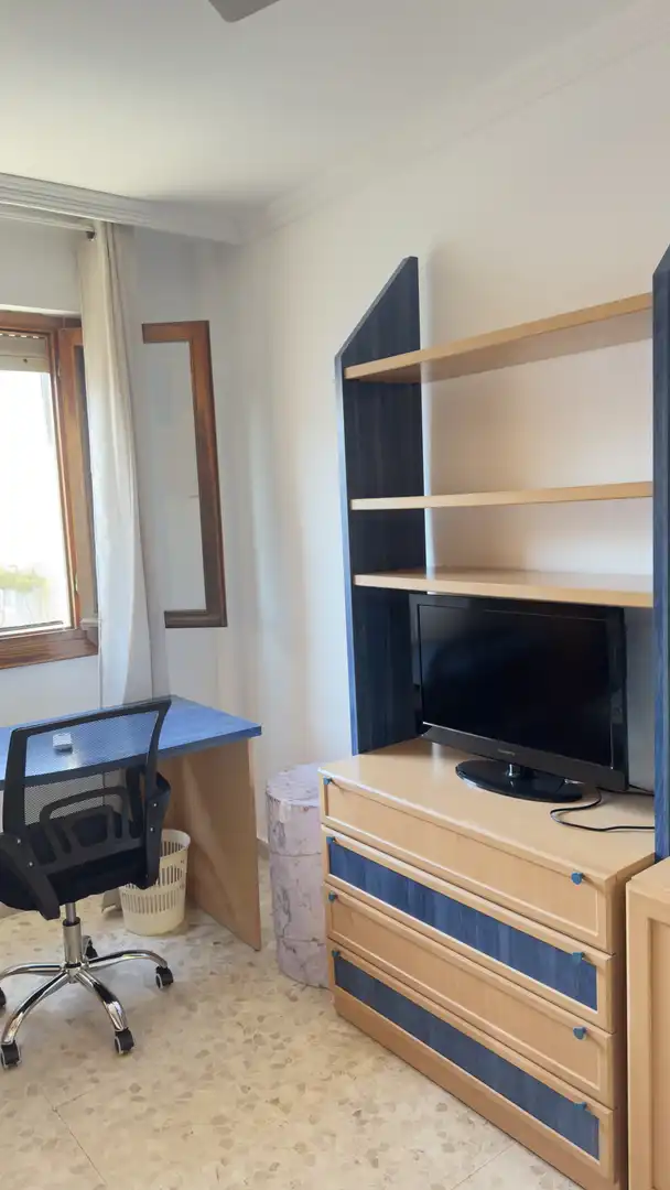 Habitació a Calle Ruiz Zorrilla, Bajadilla - Fuente Nueva Habitació a Calle Ruiz Zorrilla, Bajadilla - Fuente Nueva