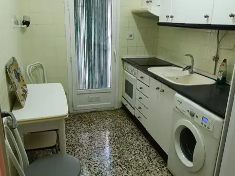 Cuina de Pis de lloguer en Teruel amb Calefacció, Moblat i Balcó