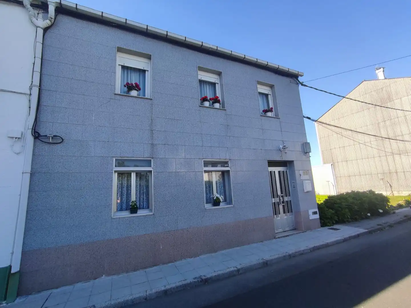 Casa adosada en venta en Rúa García Lorca, 11, As Pontes de García Rodríguez Vista exterior de Casa adosada en venta en As Pontes de García Rodríguez con Jardín privado, Terraza y Trastero