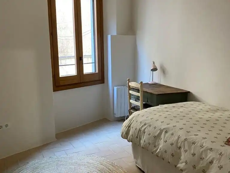 Einfamilien-Reihenhaus zur Miete in Carrer Balmes, 3, Albons Schlafzimmer von Einfamilien-Reihenhaus zur Miete in Albons mit Klimaanlage und Terrasse