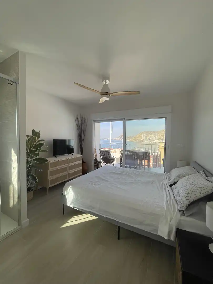 Flat for rent in Avinguda de la Costa Blanca, 12, Cabo de las Huertas Bedroom of Flat for rent in Alicante / Alacant with Terrace, Furnished and Balcony