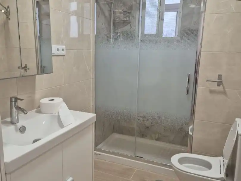 Piso de alquiler en Calle Juan de Quijada, 2, Divina Pastora Baño de Piso de alquiler en Marbella con Aire acondicionado, Calefacción y Amueblado