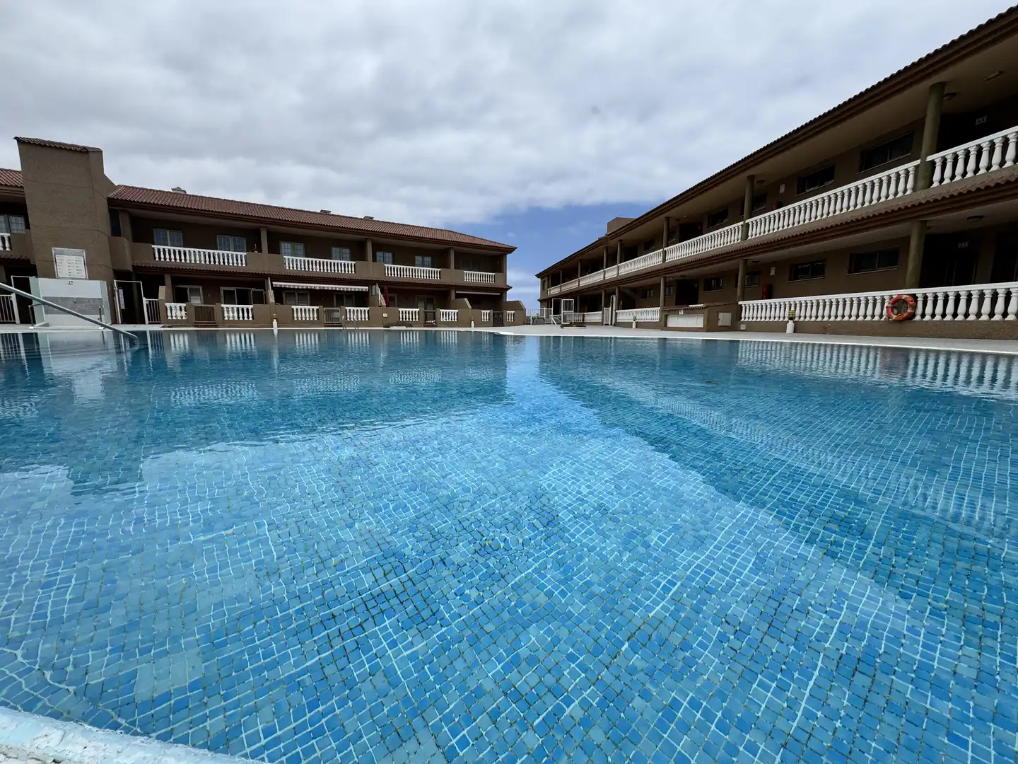 Wohnung zur Miete in Llanos del Poris, 22, Arico Schwimmbecken von Wohnung zur Miete in Arico mit Privatgarten, Terrasse und Schwimmbad