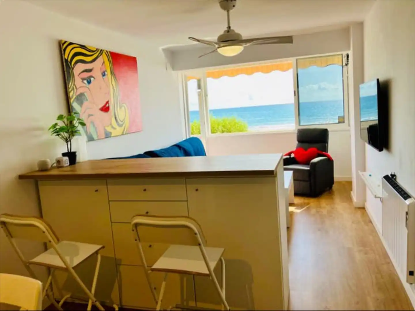 Apartament de lloguer a Playa Muchavista Sala d'estar de Apartament de lloguer en El Campello amb Calefacció, Jardí privat i Moblat