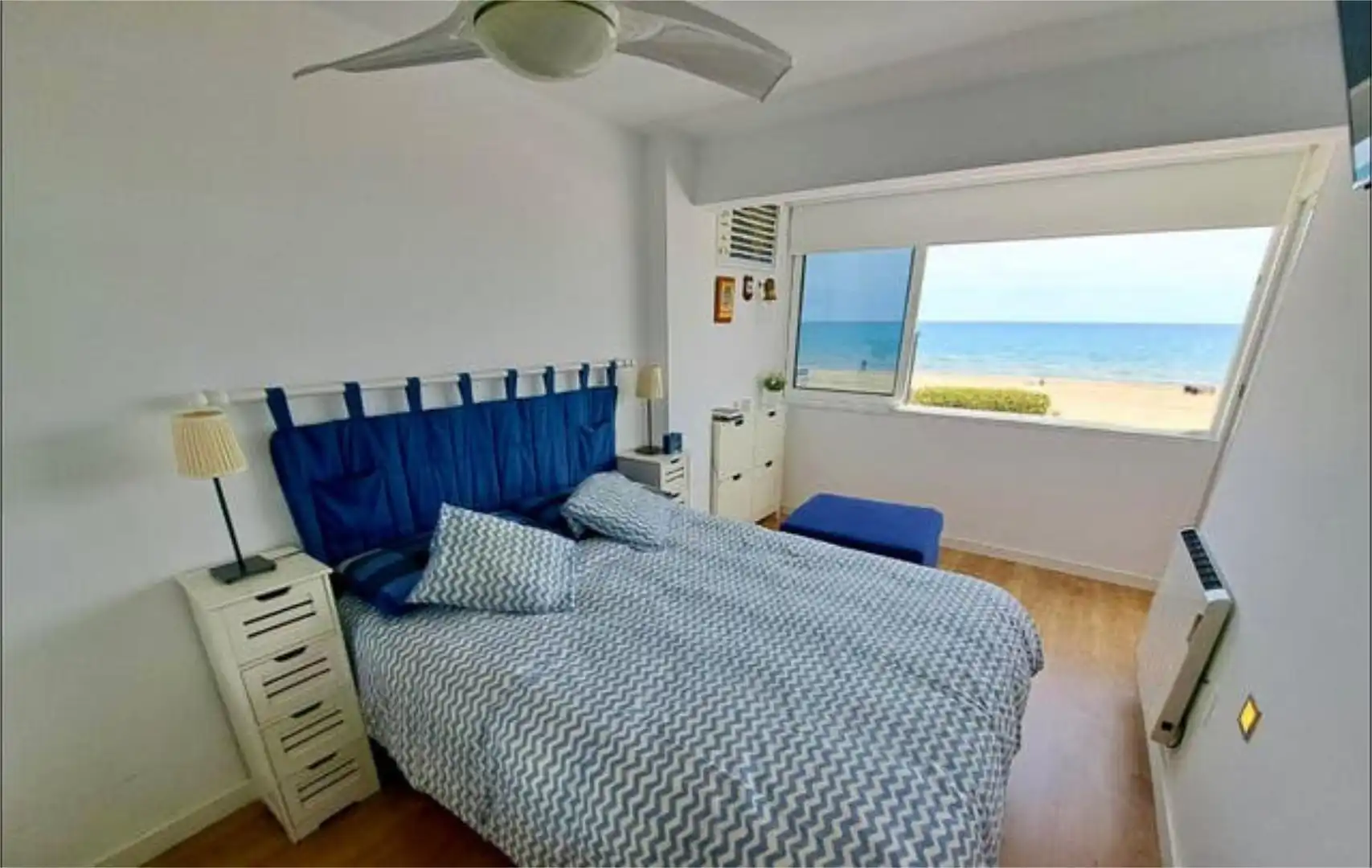 Apartament de lloguer a Playa Muchavista Dormitori de Apartament de lloguer en El Campello amb Calefacció, Jardí privat i Moblat