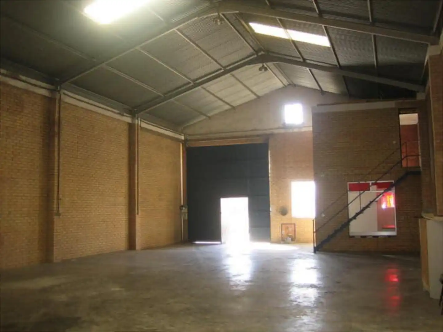 Industrial buildings for rent in Olivares