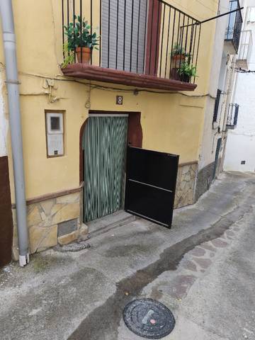 Casa adosada en Venta en Calle Estrecha, 8 en Fuentes de Ayódar