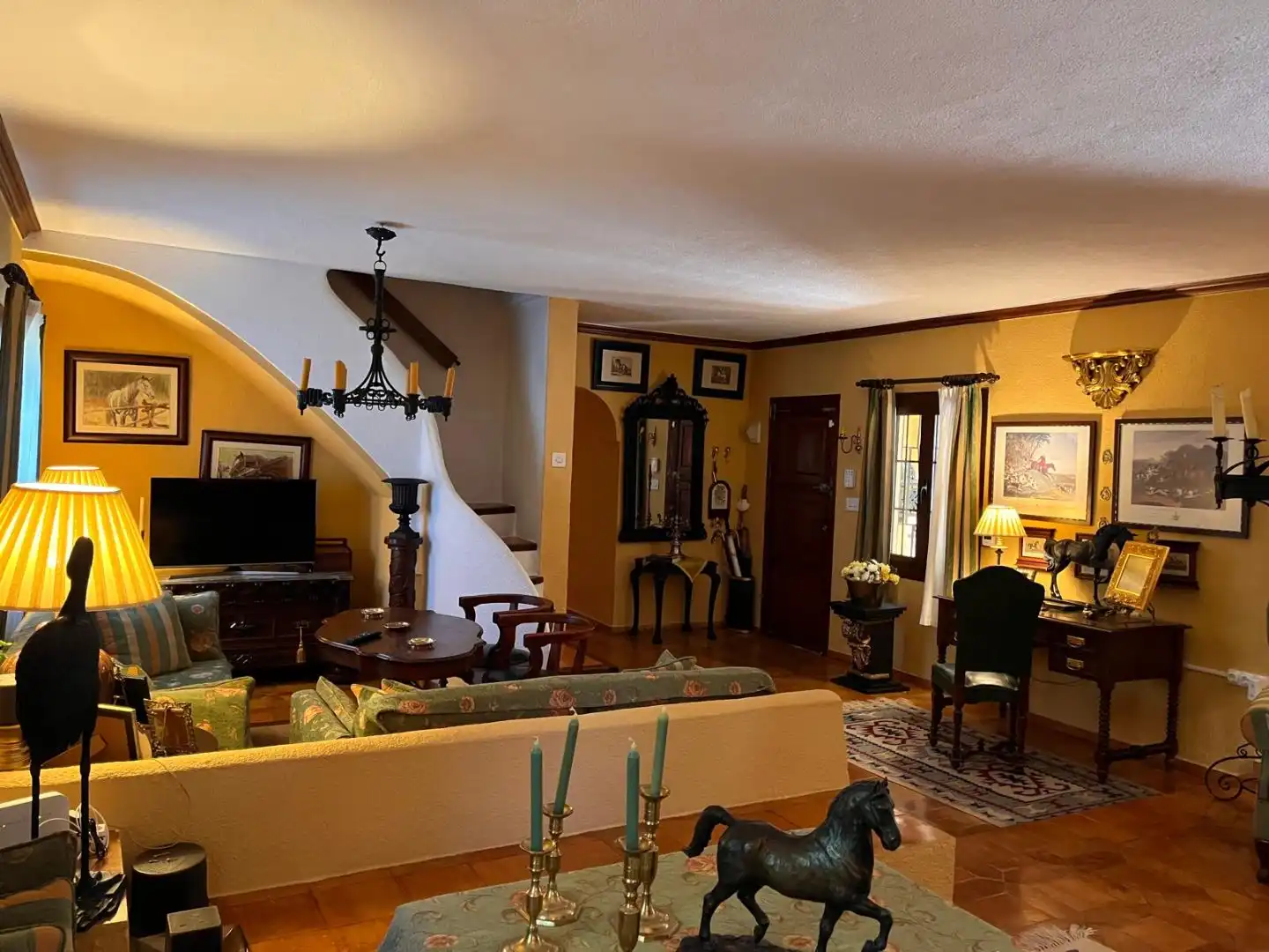 Piso en venta en Pedanías - Extrarradio Sala de estar de Piso en venta en Albacete con Jardín privado, Terraza y Piscina