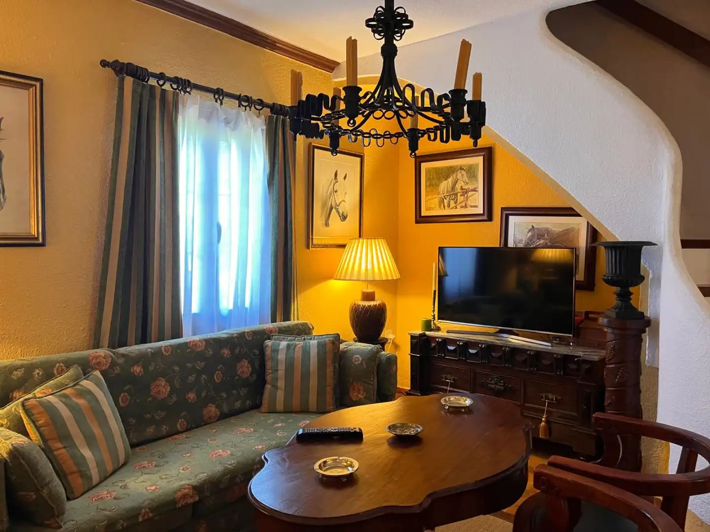 Piso en venta en Pedanías - Extrarradio Sala de estar de Piso en venta en Albacete con Jardín privado, Terraza y Piscina