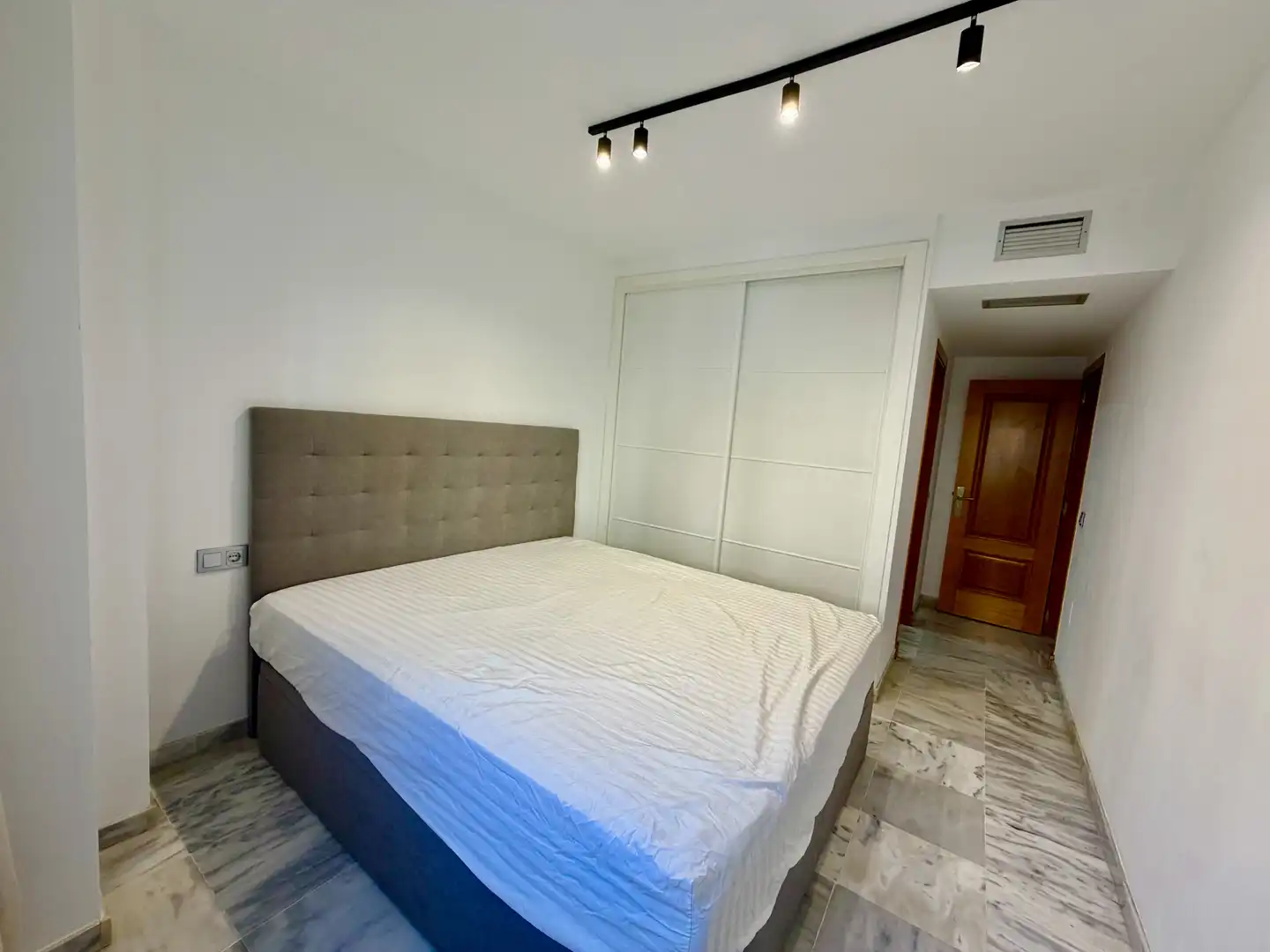 Bedroom of Flat for sale in Málaga Capital  with Air Conditioner and Balcony