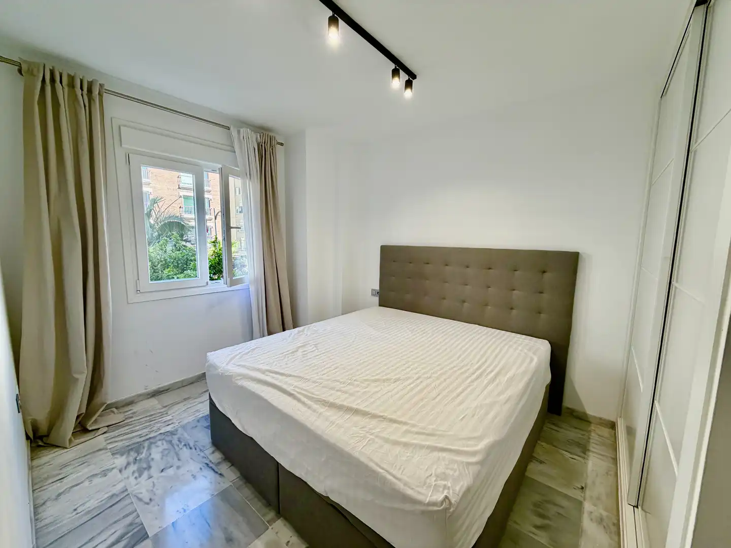 Bedroom of Flat for sale in Málaga Capital  with Air Conditioner and Balcony
