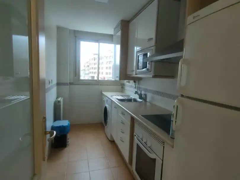 Flat for rent in Avenida de la Ermita, 2, Arroyo de la Vega Kitchen of Flat for rent in La Moraleja with Air Conditioner, Swimming Pool and Balcony