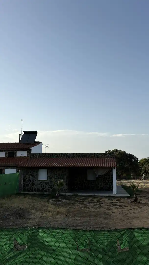 Finca rústica en venta en Avenida Campomanes Badajoz, 23, Dehesilla de Calamón - Campomanes Vista exterior de Finca rústica en venta en Badajoz Capital con Terraza