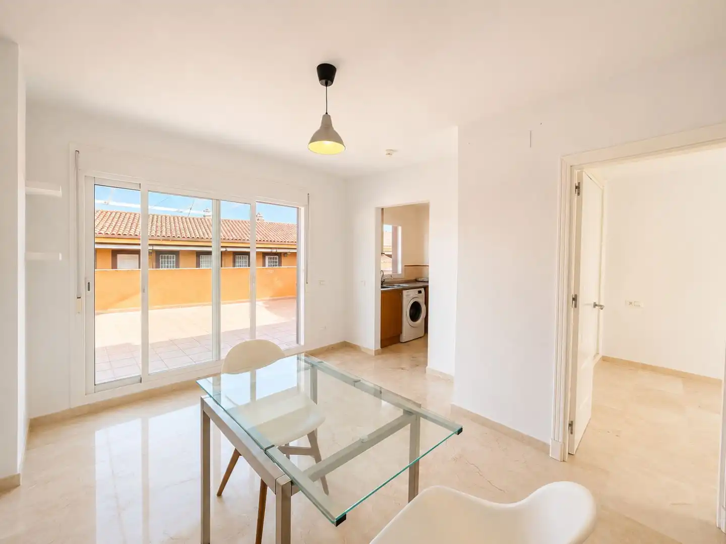 Wohnung zum Verkauf in Marina Urbanization Casares, 6066, Marina de Casares Esszimmer von Wohnung zum Verkauf in Casares mit Terrasse und Schwimmbad