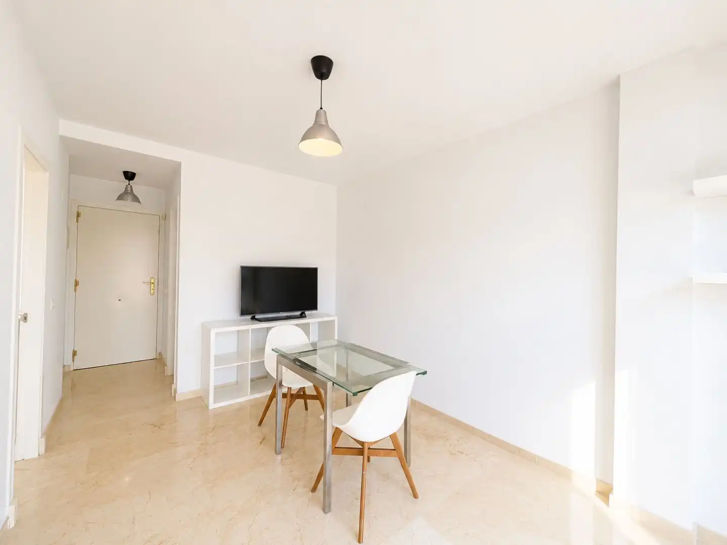 Wohnung zum Verkauf in Marina Urbanization Casares, 6066, Marina de Casares Esszimmer von Wohnung zum Verkauf in Casares mit Terrasse und Schwimmbad