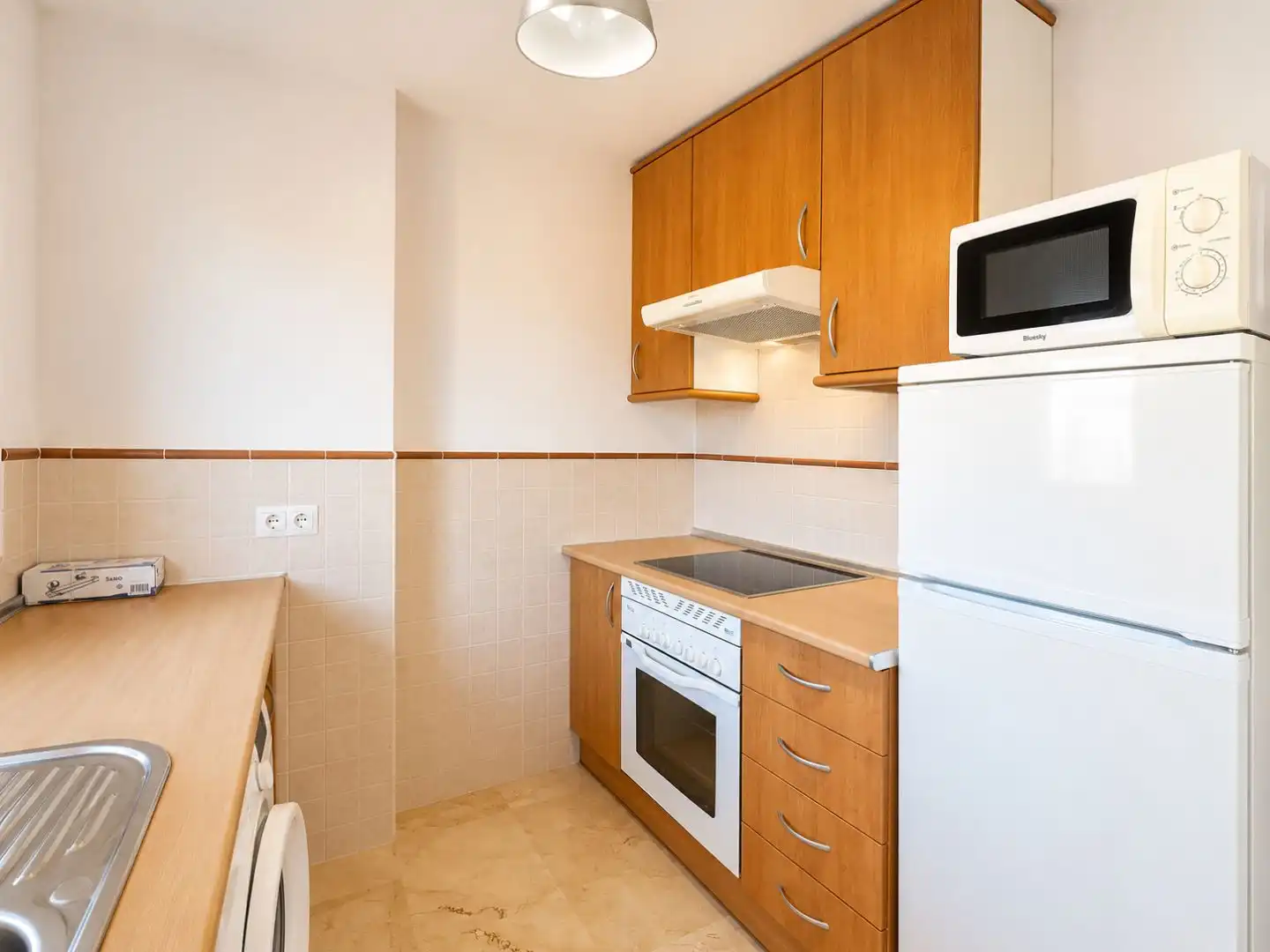 Wohnung zum Verkauf in Marina Urbanization Casares, 6066, Marina de Casares Küche von Wohnung zum Verkauf in Casares mit Terrasse und Schwimmbad
