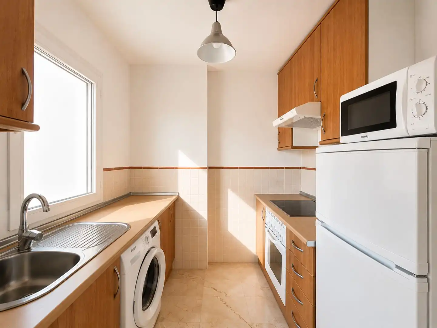 Wohnung zum Verkauf in Marina Urbanization Casares, 6066, Marina de Casares Küche von Wohnung zum Verkauf in Casares mit Terrasse und Schwimmbad