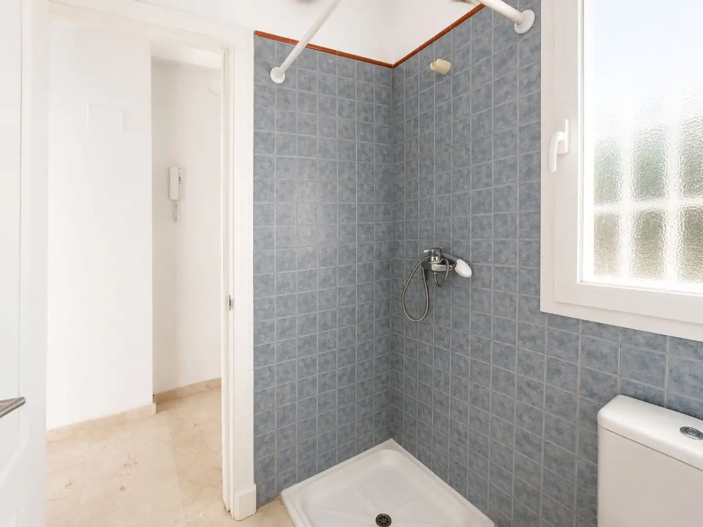 Wohnung zum Verkauf in Marina Urbanization Casares, 6066, Marina de Casares Badezimmer von Wohnung zum Verkauf in Casares mit Terrasse und Schwimmbad