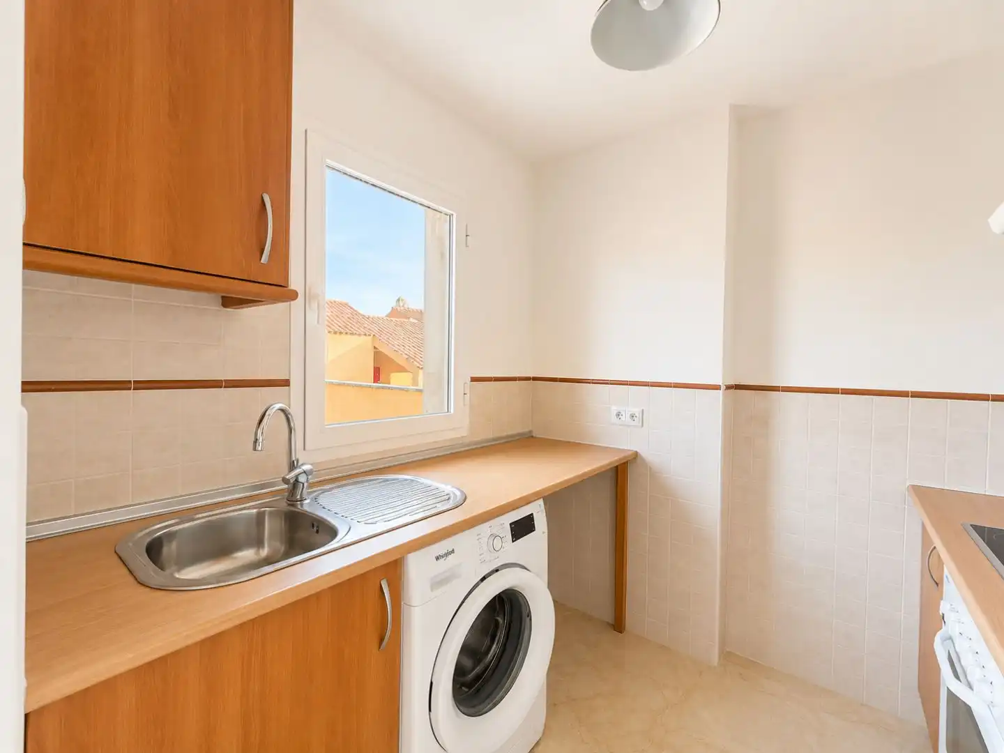 Wohnung zum Verkauf in Marina Urbanization Casares, 6066, Marina de Casares Küche von Wohnung zum Verkauf in Casares mit Terrasse und Schwimmbad