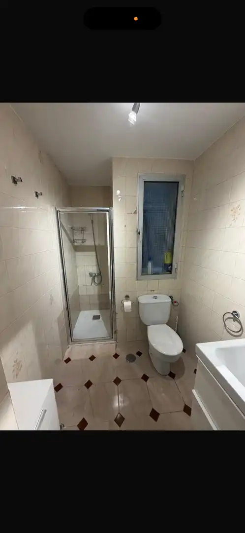 Piso de alquiler en Calle López Pinillos, 5, El Tardón - El Carmen Baño de Piso de alquiler en Sevilla con Aire acondicionado, Calefacción y Amueblado