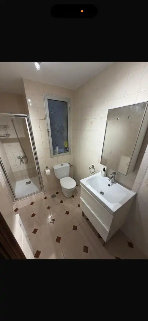 Piso de alquiler en Calle López Pinillos, 5, El Tardón - El Carmen Baño de Piso de alquiler en Sevilla con Aire acondicionado, Calefacción y Amueblado