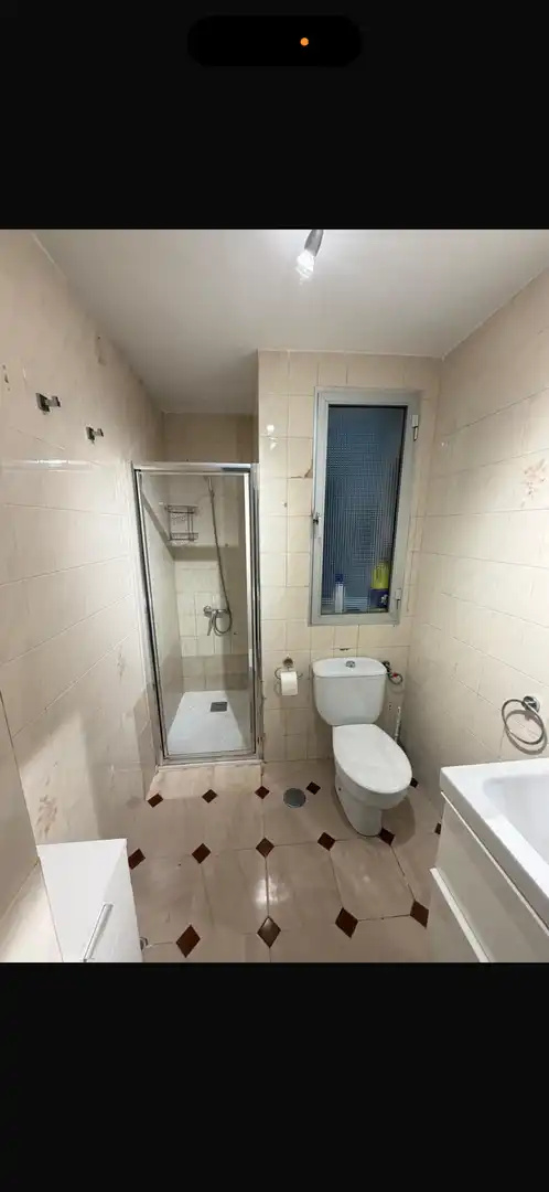 Piso de alquiler en Calle López Pinillos, 5, El Tardón - El Carmen Baño de Piso de alquiler en Sevilla con Aire acondicionado, Calefacción y Amueblado