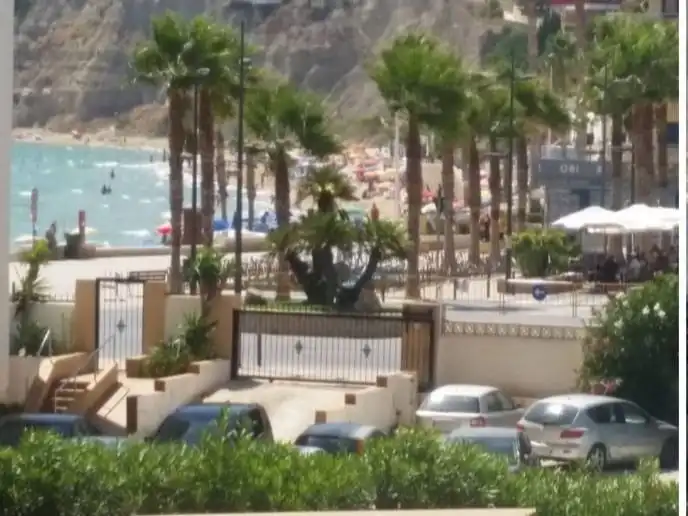 Vista exterior de Piso de alquiler en Calpe / Calp con Terraza, Amueblado y Parking comunitario