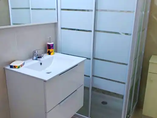 Baño de Piso de alquiler en Calpe / Calp con Terraza, Amueblado y Parking comunitario