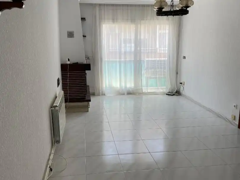 Pis en venda a Carrer del Cap Norfeu, 60, Centre Sala d'estar de Pis en venda en Roses amb Aire condicionat i Balcó