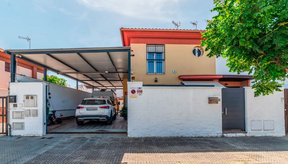 Einfamilien-Reihenhaus zum Verkauf in Avenida de Almargen, 90b, Centro, Bormujos - Bild 1 Foto 1 von Einfamilien-Reihenhaus zum Verkauf in Avenida de Almargen, 90b, Centro, Bormujos