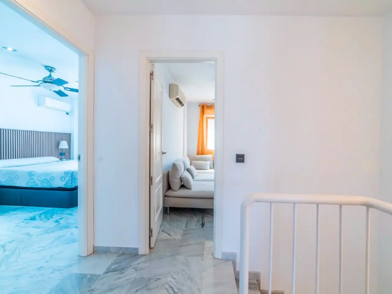 Casa adosada en venta en Avenida de Almargen, 90b, Centro Casa adosada en venta en Bormujos con Aire acondicionado, Terraza y Piscina
