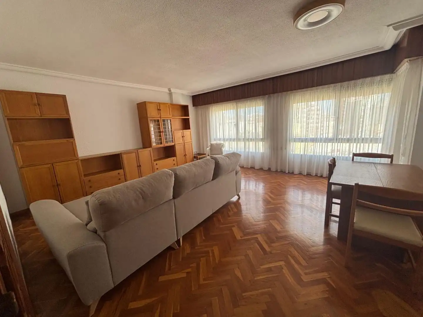 Piso de alquiler en Carrer de Sant Fèlix, 41, Plaza Illes Columbretes Sala de estar de Piso de alquiler en Castellón de la Plana / Castelló de la Plana con Parquet y Amueblado