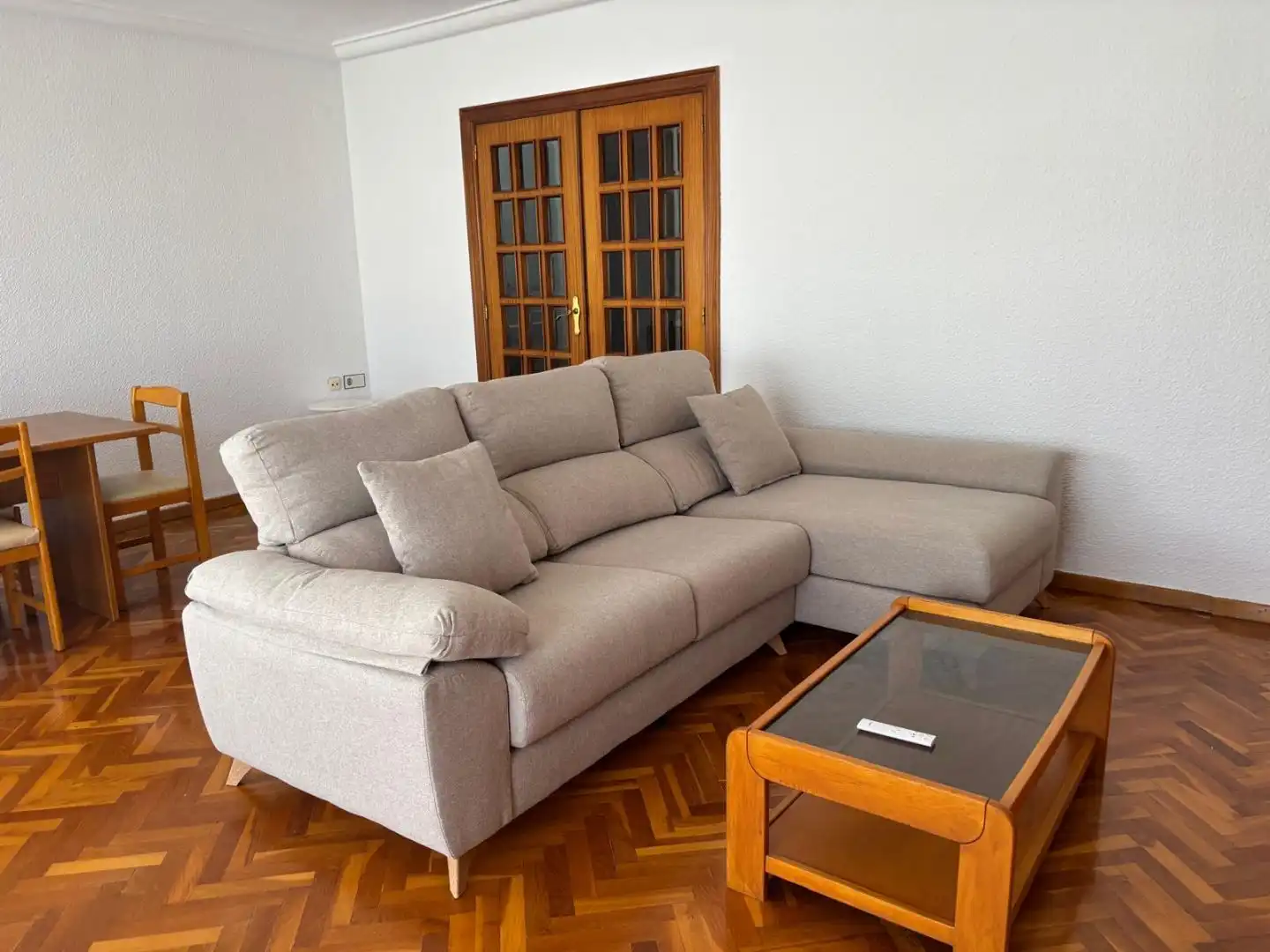 Piso de alquiler en Carrer de Sant Fèlix, 41, Plaza Illes Columbretes Sala de estar de Piso de alquiler en Castellón de la Plana / Castelló de la Plana con Parquet y Amueblado