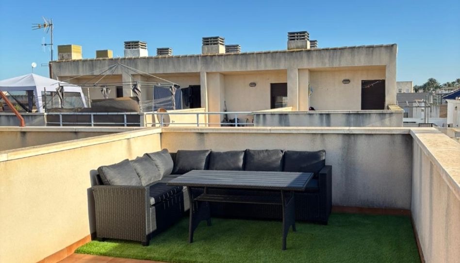 Casa adosada en venda a Calle Ayuntamientos Democráticos, 31, San Isidro, Alicante - imatge 1 Foto 1 de Casa adosada en venda a Calle Ayuntamientos Democráticos, 31, San Isidro, Alicante