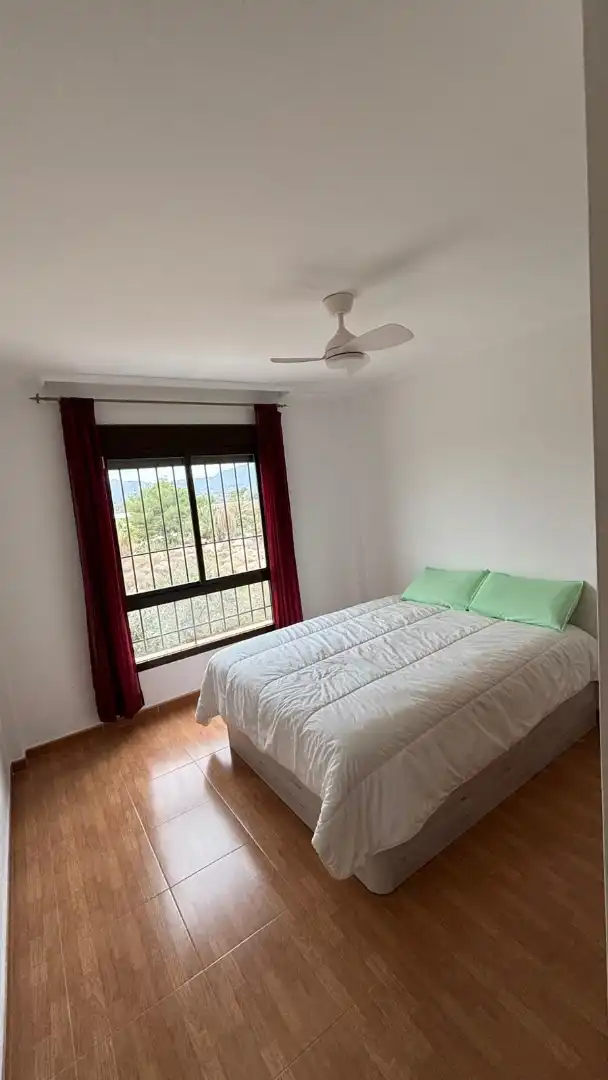 Casa adosada en venda a Calle Ayuntamientos Democráticos, 31, San Isidro Dormitori de Casa adosada en venda en San Isidro amb Aire condicionat, Terrassa i Moblat