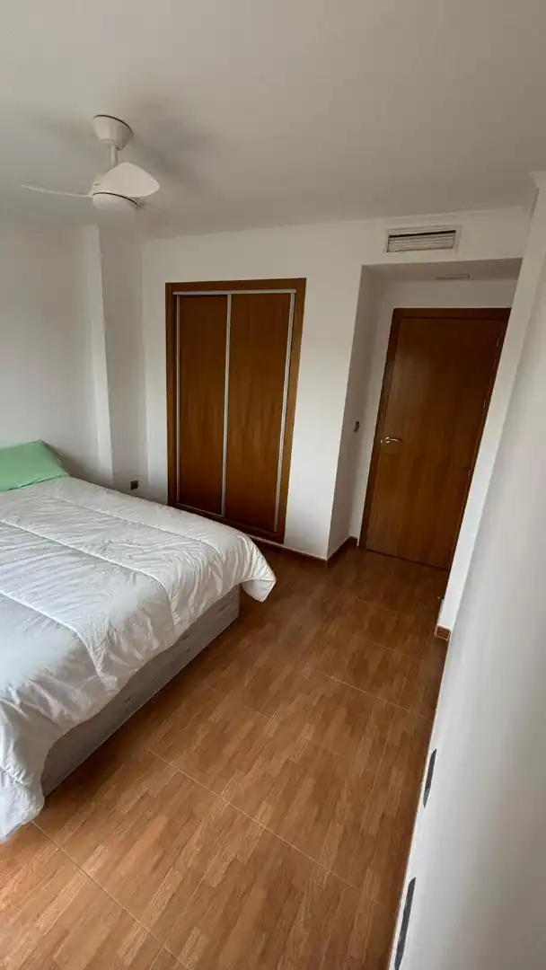 Casa adosada en venda a Calle Ayuntamientos Democráticos, 31, San Isidro Dormitori de Casa adosada en venda en San Isidro amb Aire condicionat, Terrassa i Moblat