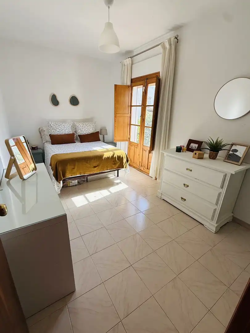 Casa adosada en venda a Calle Rafael Alberti, 12, Jimena de la Frontera Dormitori de Casa adosada en venda en Jimena de la Frontera amb Aire condicionat i Piscina