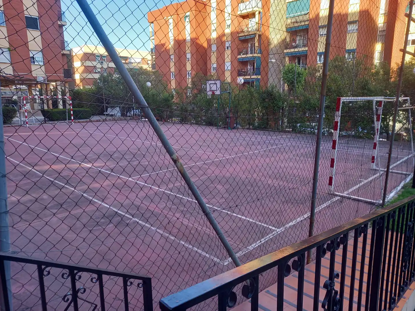 Piso de alquiler en Calle Pintor Juan Gris, 1, Vista Alegre - Parque Cruz Conde Parking de Piso de alquiler en Córdoba con Aire acondicionado, Jardín privado y Piscina