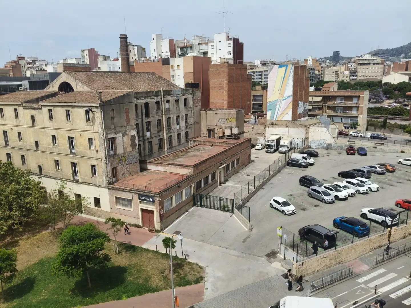 Wohnung zum Verkauf in Carrer de Rosalia de Castro, 80, Sant Josep Außenansicht von Wohnung zum Verkauf in L'Hospitalet de Llobregat mit Klimaanlage und Terrasse