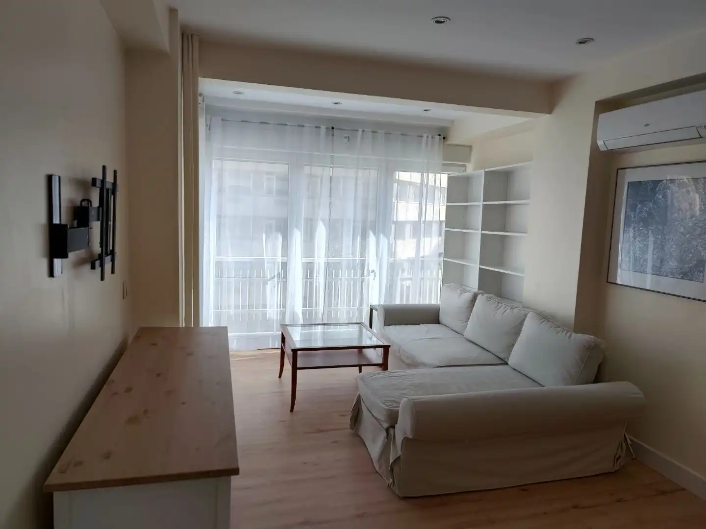 Flat for rent in Calle de Guzmán el Bueno, 135, Vallehermoso Living room of Flat for rent in Madrid with Air Conditioner, Heating and Private garden