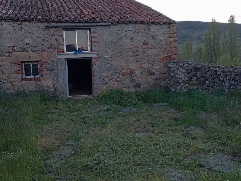 Casa adosada en venda a Calle Eras, 10, San Martín de la Vega del Alberche Casa adosada en venda en San Martín de la Vega del Alberche amb Jardí privat
