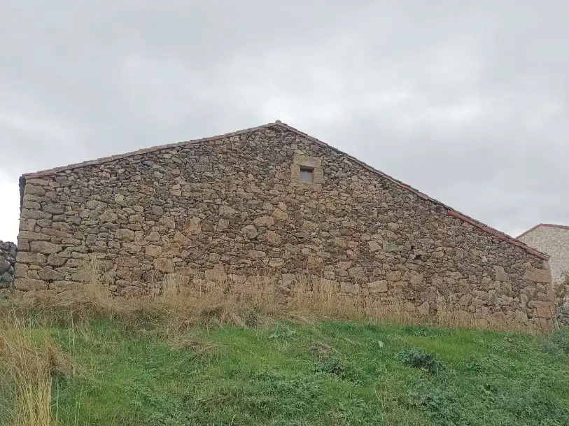 Casa adosada en venda a Calle Eras, 10, San Martín de la Vega del Alberche Vista exterior de Casa adosada en venda en San Martín de la Vega del Alberche amb Jardí privat